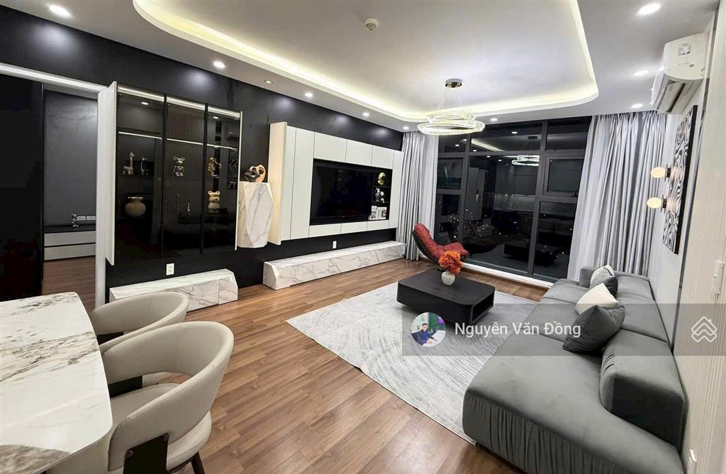 Chính chủ cần bán căn góc 2 ngủ hiếm tầng đẹp, giá tốt nhất dự án, sổ đỏ sẵn giao dịch ngay
