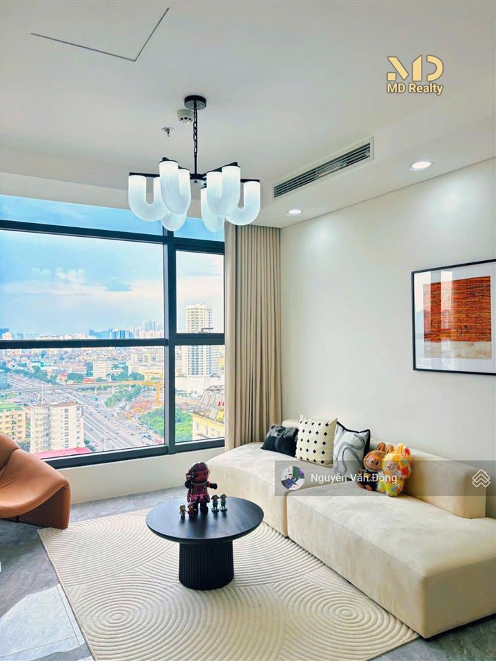 Vợ chồng tôi cần chuyển nhượng lại căn hộ câp cấp 3 ngủ, full đồ đẹp  capital elite 18 phạm hùng