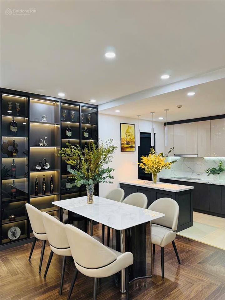 Giá cực tốt  bán căn 3 ngủ đẹp, ban công đông nam cực mát mẻ, sổ đỏ sẵn giao dịch ngay, full đồ