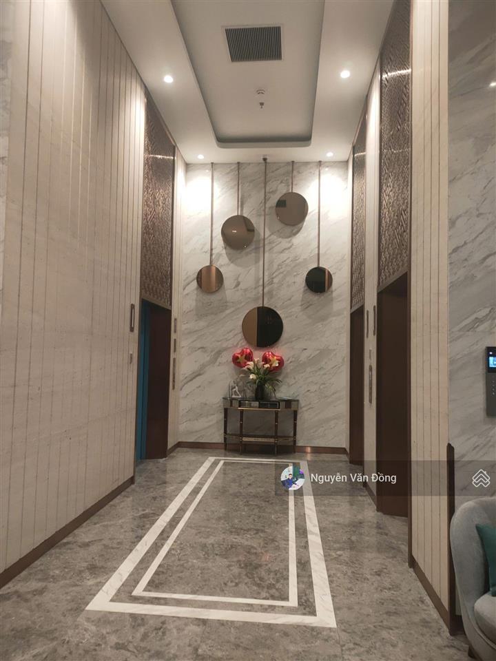 Bán căn hộ cao cấp view hồ the gloria số 8 nguyên hồng, tặng full đồ nội thất cao cấp, sổ đỏ sẵn