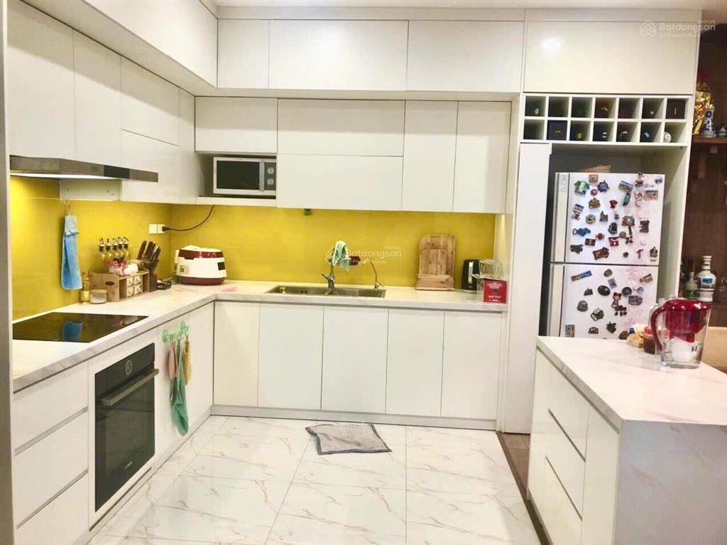 Giá tốt dự án. bán căn góc 3 ngủ, 2 mặt thoáng, tầng đẹp, view thông thoáng, nội thất đầy đủ