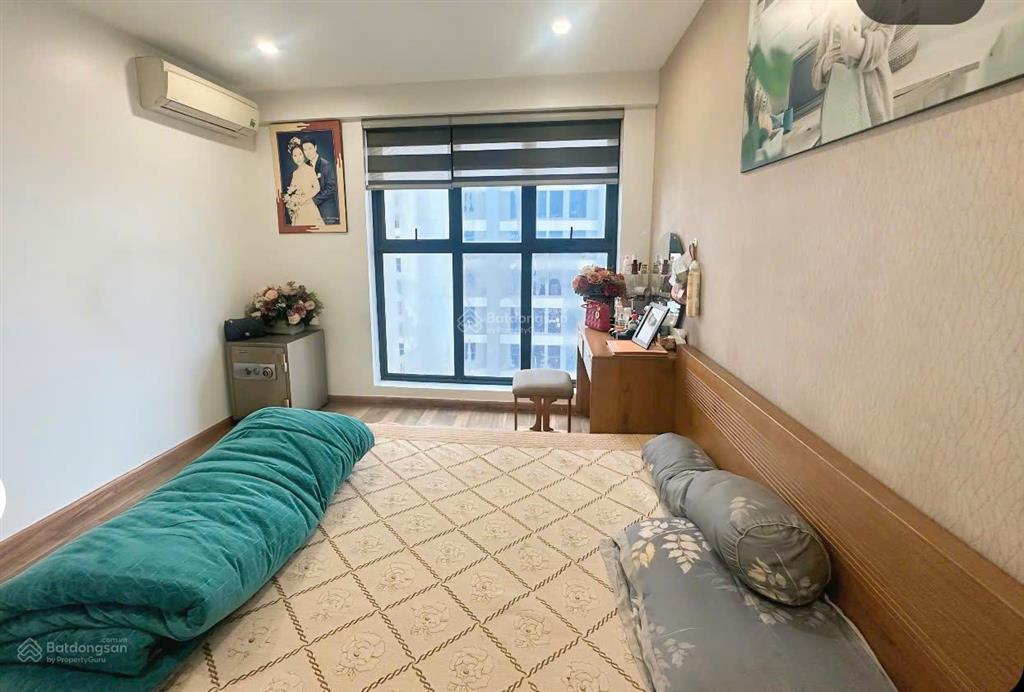 Bán căn hộ 2 phòng ngủ tầng đẹp dự án thái hà bộ công an, sổ đỏ lâu dài, nội thất đầy đủ về ở ngay