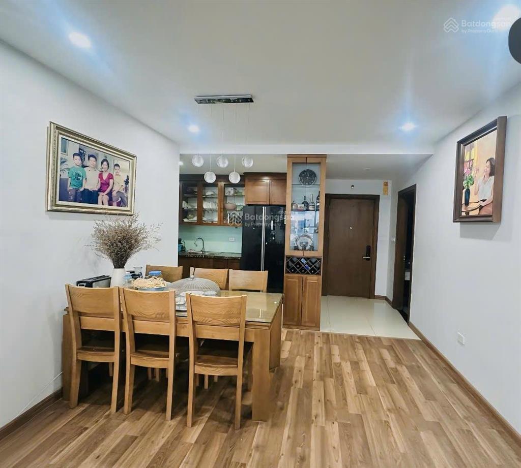 Bán căn hộ 2 phòng ngủ tầng đẹp dự án thái hà bộ công an, sổ đỏ lâu dài, nội thất đầy đủ về ở ngay