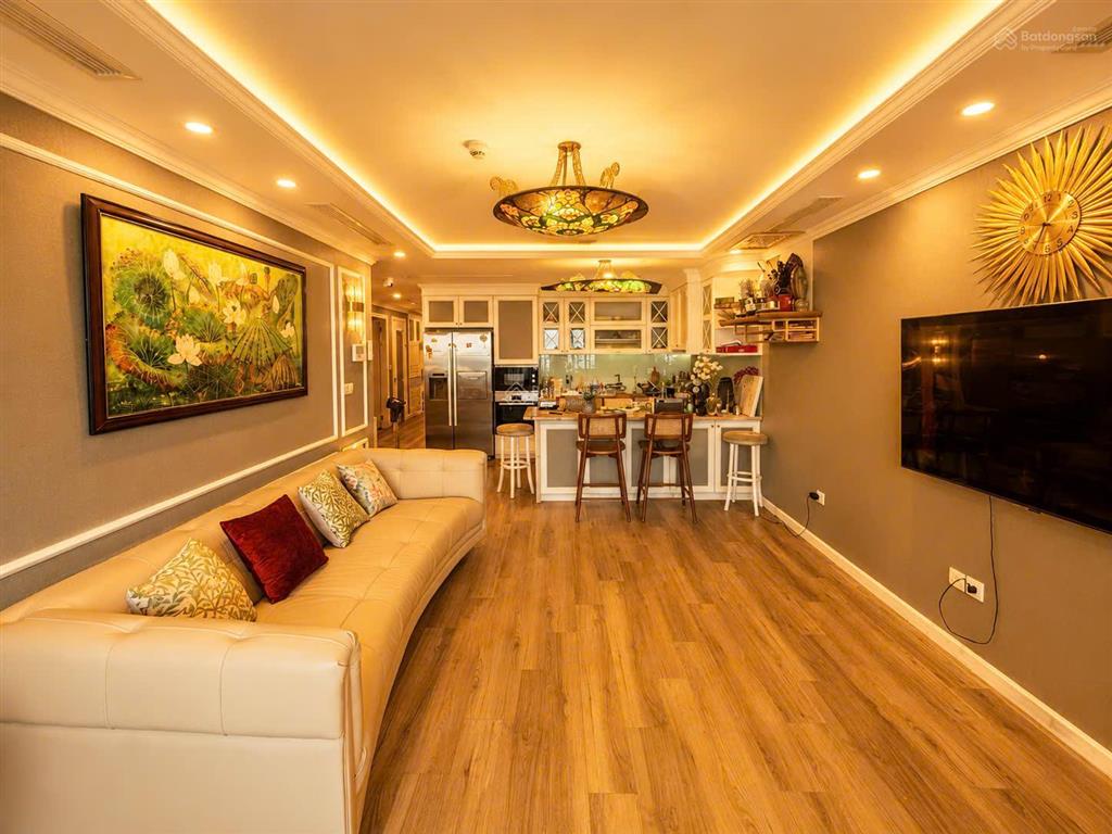 Giá cực tốt  bán căn hộ view hồ tầng đẹp cực hiếm, sổ đỏ sẵn giao dịch, nội thất sang trọng