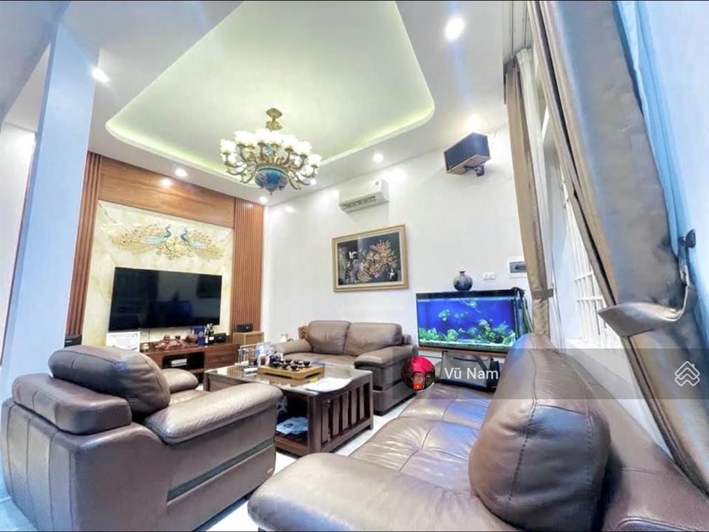 Bán nhà tôn đức thắng, đống đa 40m ra oto tránh, dân xây, 38m2 x 5 tầng, mt 3.8 m giá 10.5 tỷ tl