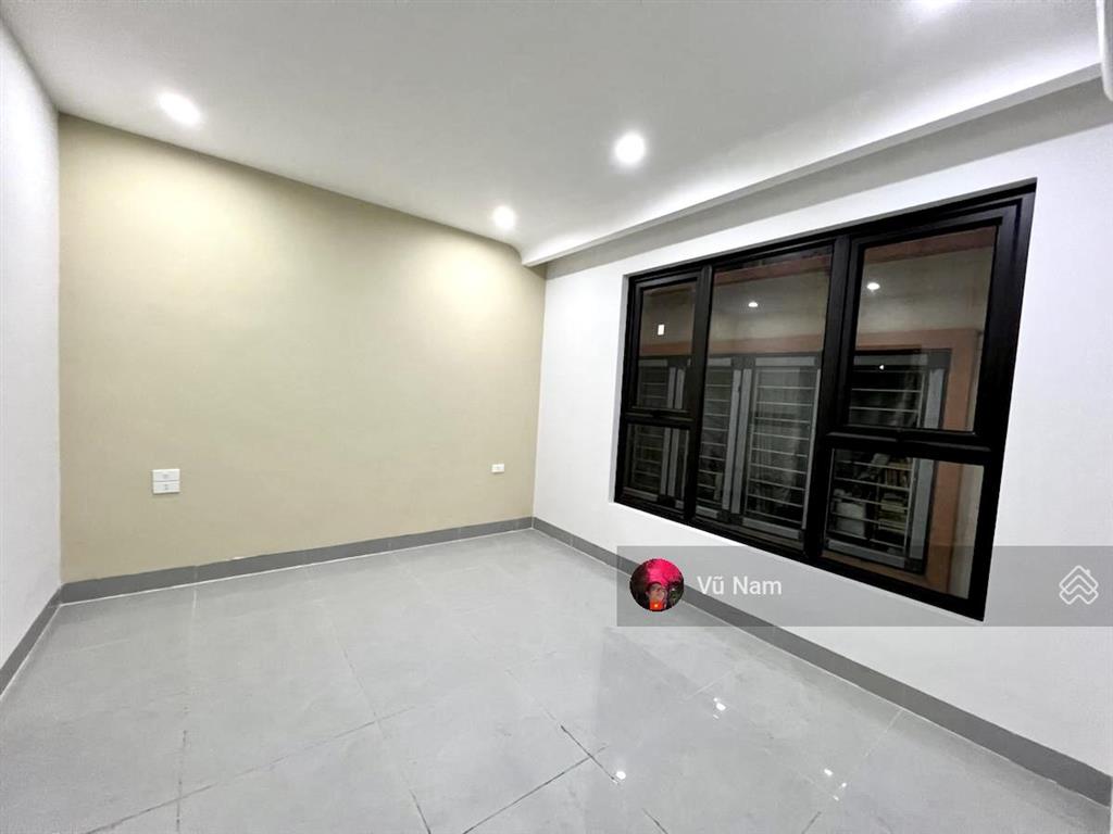 Siêu hiếm, nhà hoàng cầu, hàng xóm tân hoàng minh, ba gác đỗ cửa, 2 thoáng, 44m2 x 5t giá 7.9 tỷ
