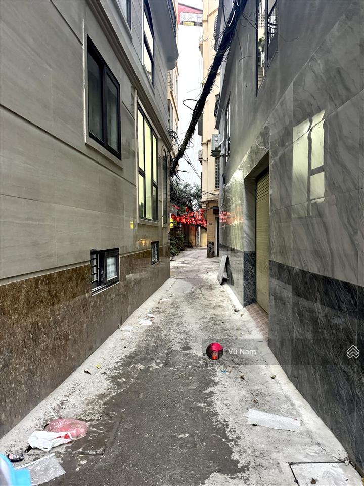 Siêu hiếm, nhà hoàng cầu, hàng xóm tân hoàng minh, ba gác đỗ cửa, 2 thoáng, 44m2 x 5t giá 7.9 tỷ