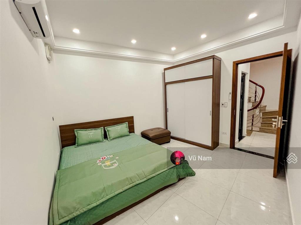  bán nhà quốc tử giám, ba gác tránh , 20m ra oto tránh, ngõ thông kd, 2 thoáng, 39m2 giá  9.2 tỷ