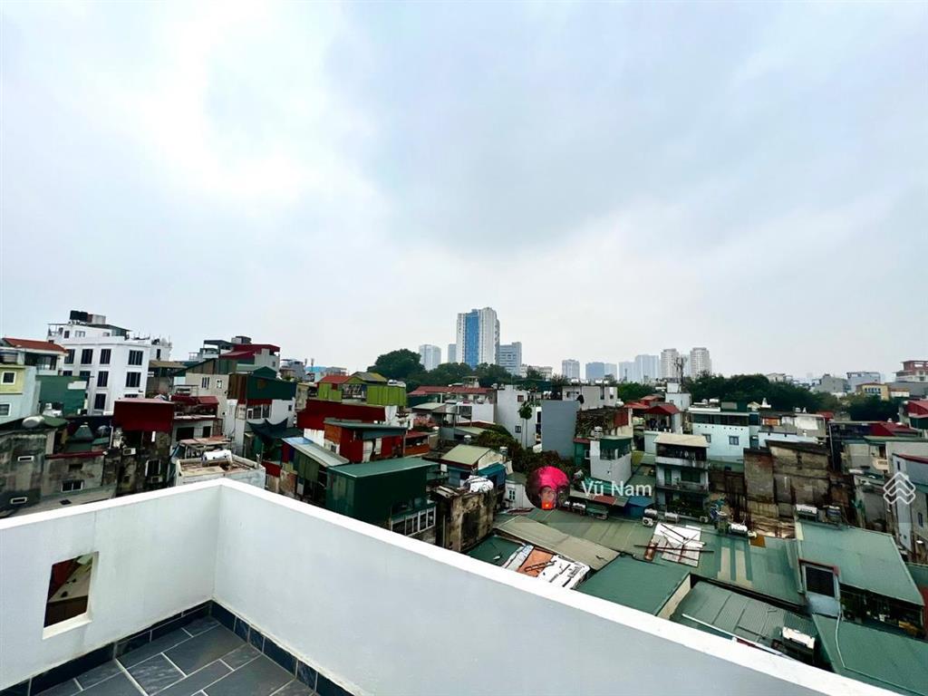 Bán nhà tây sơn, mới đẹp, dân xây, 2 thoáng, thang máy , 30 m ra oto 30m x 6 t, mt 5 m giá 10.6 tỷ