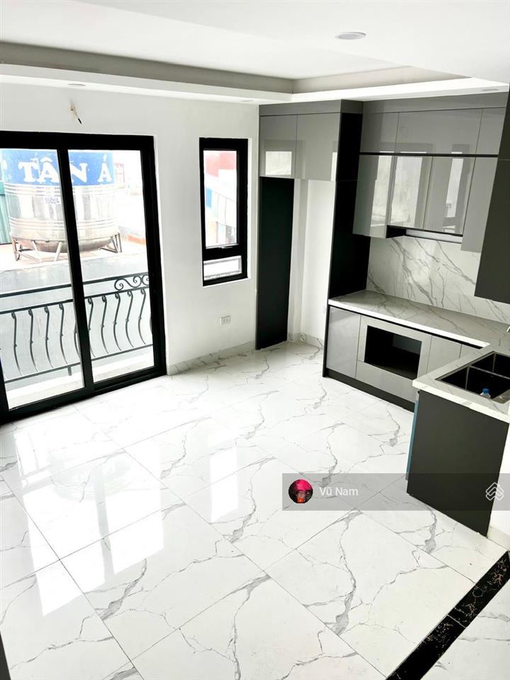 Bán nhà tây sơn, mới đẹp, dân xây, 2 thoáng, thang máy , 30 m ra oto 30m x 6 t, mt 5 m giá 10.6 tỷ