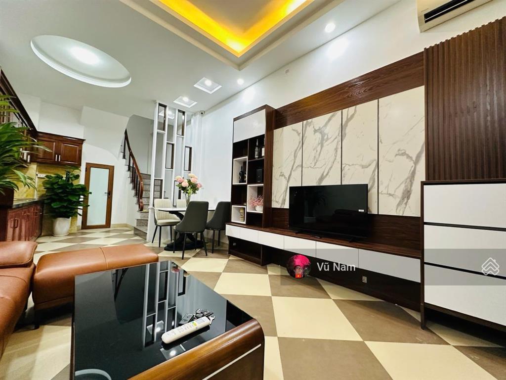 Bán nhà đẹp văn chương, tặng nội thất, dân xây, 15m ra mặt ngõ, 33m2 x 5t, mt 4m, giá 8.8 tỷ