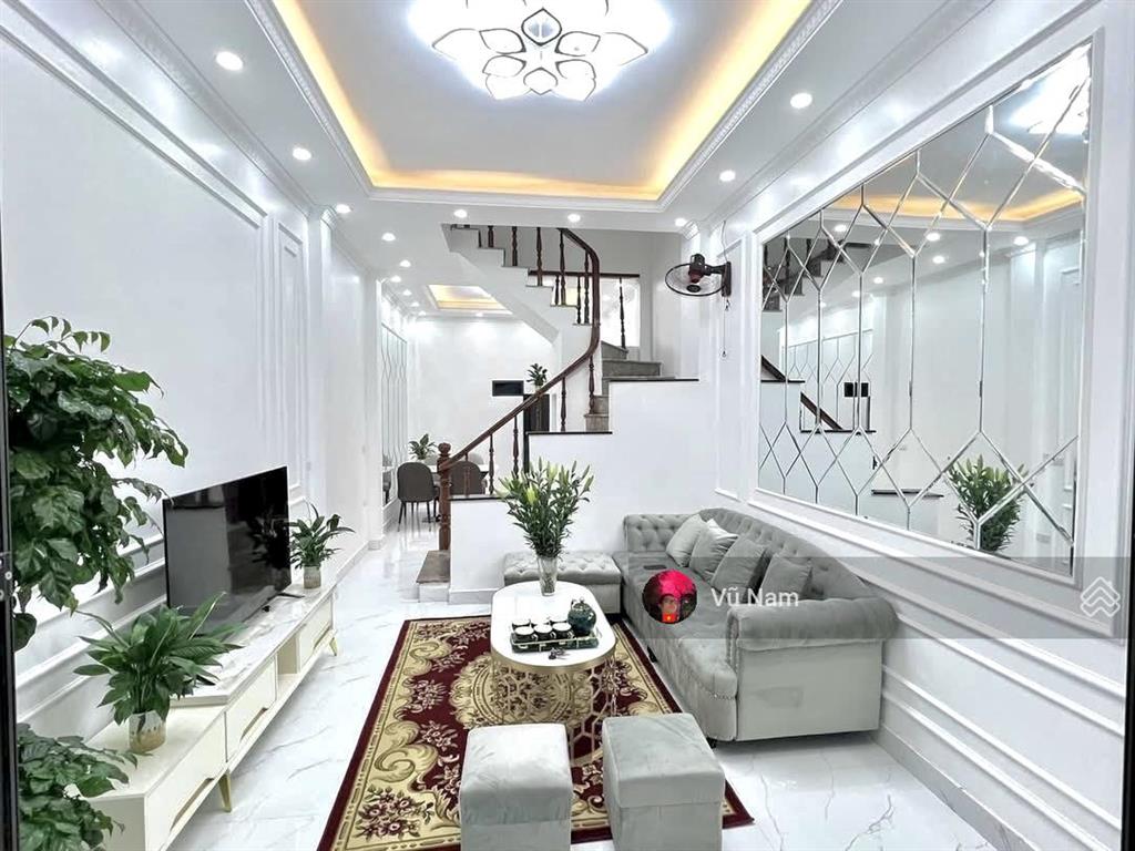 Bán nhà đẹp tôn đức thắng, 3 bước ra phố, 2 thoáng, full nội thất, dt 35m2 x 5t, mt 4.3m giá 8,4 ty