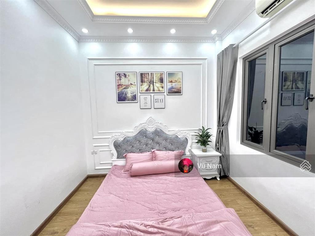 Bán nhà đẹp tôn đức thắng, 3 bước ra phố, 2 thoáng, full nội thất, dt 35m2 x 5t, mt 4.3m giá 8,4 ty