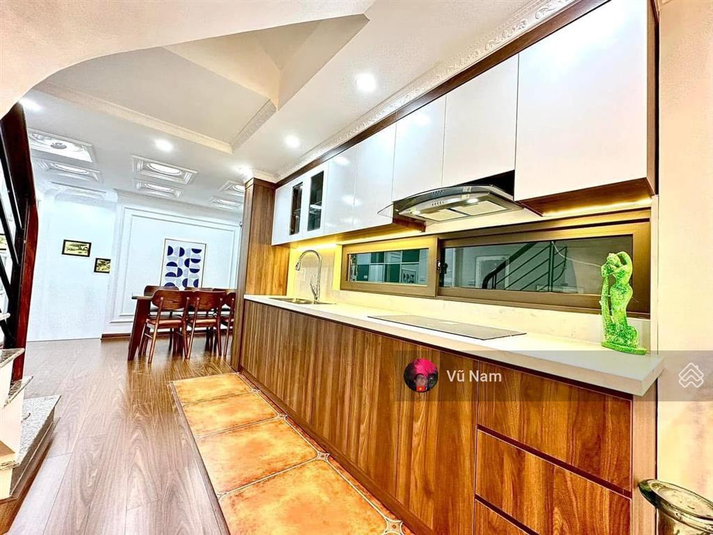  bán nhà đẹp yên lãng, 30m ra oto, ngõ ba gác thông kd, dân xây 36m2 x4t mt rộng giá  10 tỷ