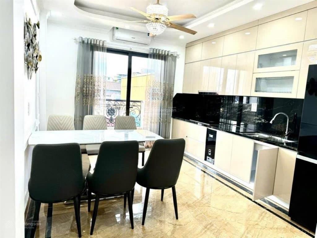 Bán nhà hào nam, ngõ thông kd, 1 phút ra phố, ba gác đua, thang máy, ở sướng 45m2*6t giá 11 tỷ
