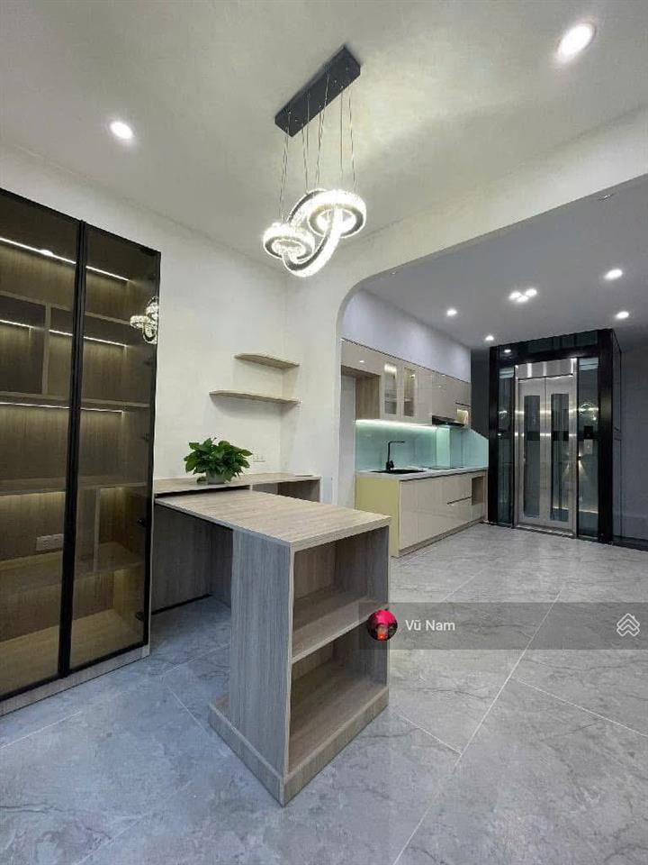 Bán tòa nhà cát linh, 7 tầng thang máy, thoáng sáng, gần phố, dt 35m² x 7t, mt 3.6m giá 12 tỷ tl