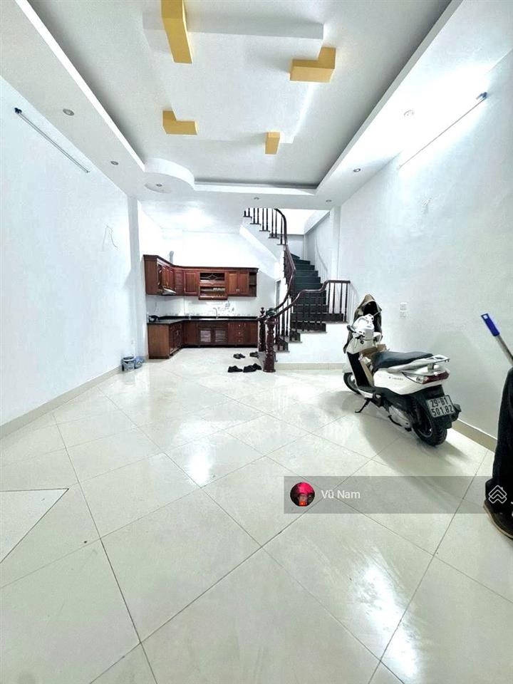  bán nhà hoàng cầu, ngõ nông, vf3 đỗ cửa thoáng sáng, dân xây giá 12 tỷ tl