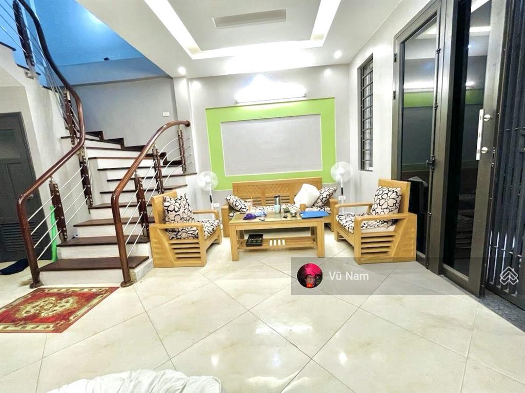 Bán nhà đội cấn, gần phố  ba gác kd  dân xây dt 33m2 x 5 tầng, mt 5 m. giá nhỉnh 9 tỷ tl