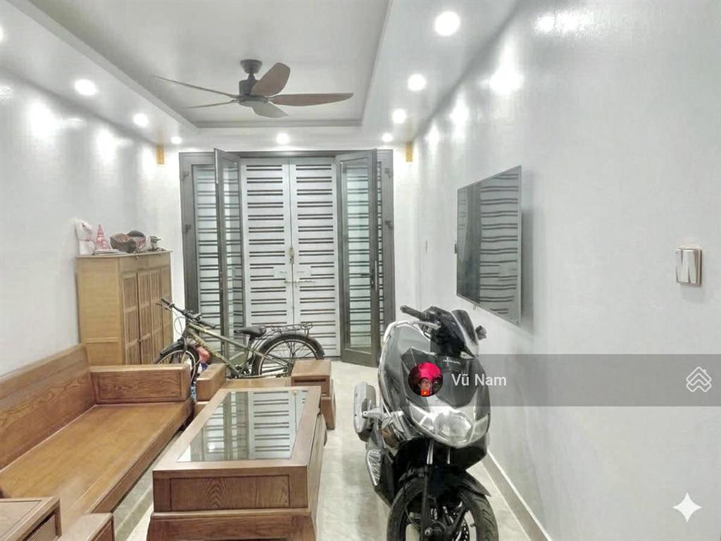  bán nhà phố nguyễn lương bằng, 20 ra oto, ngõ thông ba gác kinh doanh, dân xây, 40m2 giá 11tỷ tl