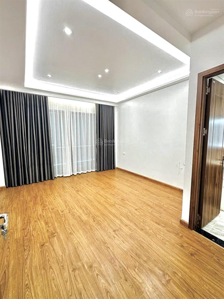  bán nhà đẹp tôn đức thắng, ngõ ba gác  thông kd, thang máy, ở sướng, 35 m x 7 t giá 11,9 tỷ