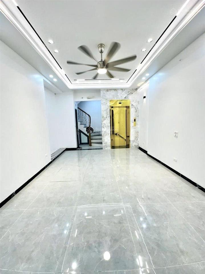  bán nhà đẹp tôn đức thắng, ngõ ba gác  thông kd, thang máy, ở sướng, 35 m x 7 t giá 11,9 tỷ