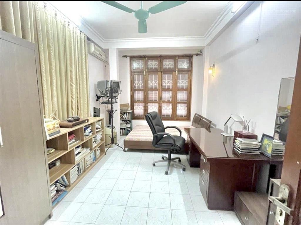 Bán nhà phân lô nguyễn chí thanh, hàng xóm các trường đh, 7 chỗ vào nhà, kdvp, ô chờ thang máy