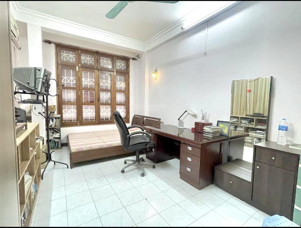 Bán nhà phân lô nguyễn chí thanh, hàng xóm các trường đh, 7 chỗ vào nhà, kdvp, ô chờ thang máy