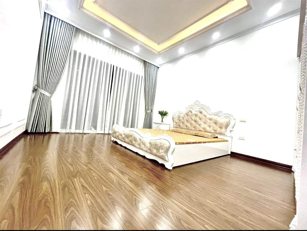 Bán nhà pl tây sơn, oto 7 chỗ vào nhà, kd vp, spa, ô chờ thang máy, 43m2 x5 tầng, mt 4.3m giá 16 ty