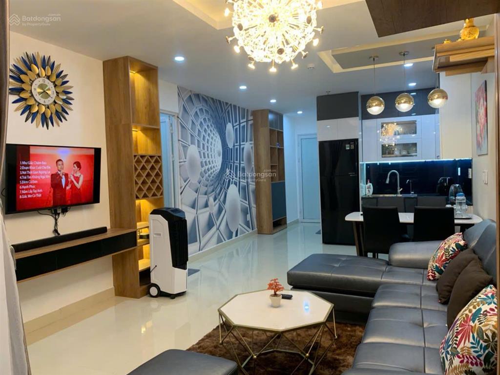 Cắt lỗ  chính chủ cần bán căn hộ view phố cực thoáng chỉ 1 tỷ x  52m2  2pn 2wc