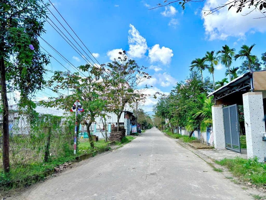 Trục chính đắt giá nhất chợ đại hiệp  mặt tiền 7m  sát quốc lộ 150m