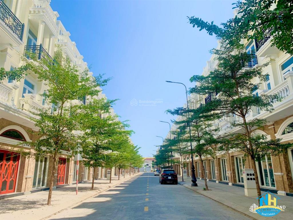 Nhà liền kề tại khu dân cư icon central, 4,6 tỷ, 60m2, trục chính dự án