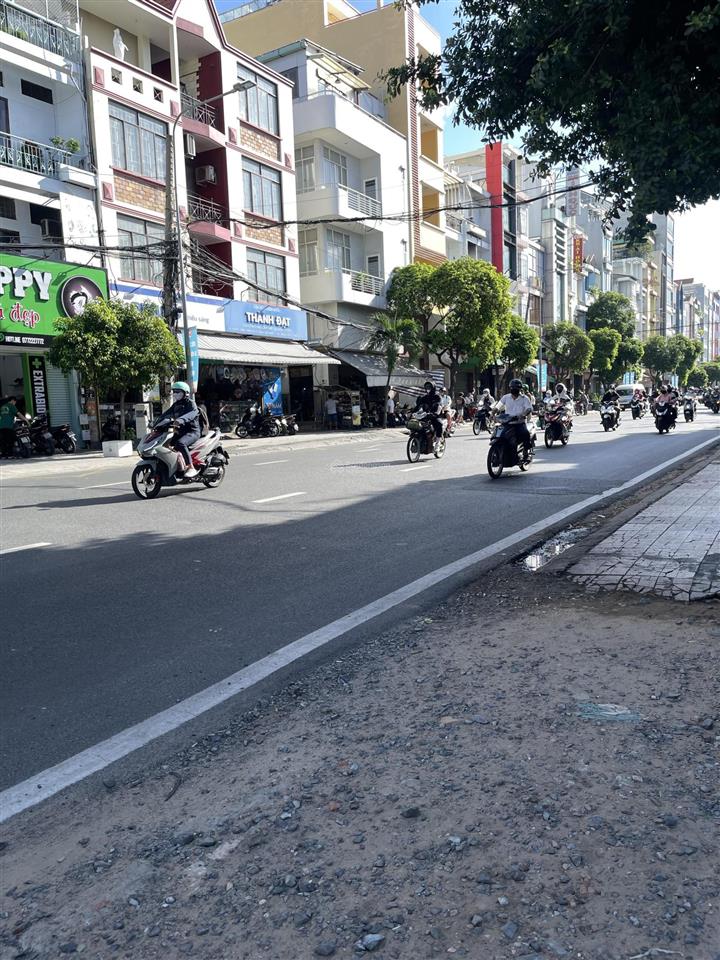 Bán nr tại xuân hồng, 6,5 tỷ, 64m2, 3pn, 3wc, pháp lý đầy đủ, hàng hot