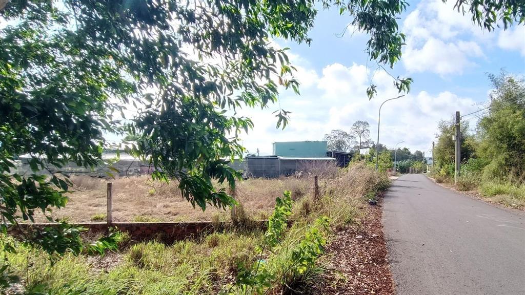 ~ 12,5 tỷ chốt 4.400 m2 300 thổ cư cạnh đường s6 khu công nghiệp sonadezi kinh doanh đa ngành nghề
