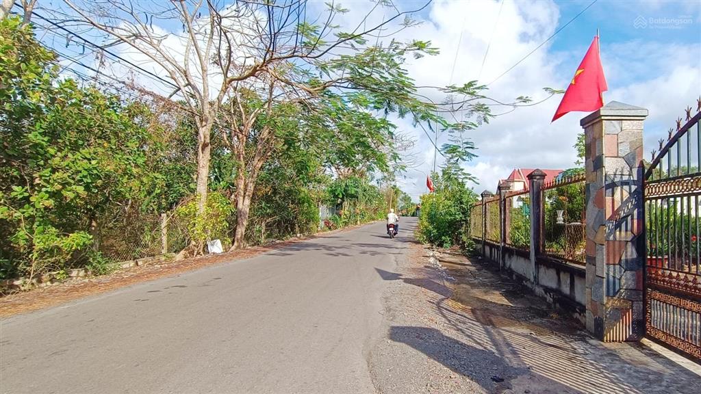 ~ 12,5 tỷ chốt 4.400 m2 300 thổ cư cạnh đường s6 khu công nghiệp sonadezi kinh doanh đa ngành nghề
