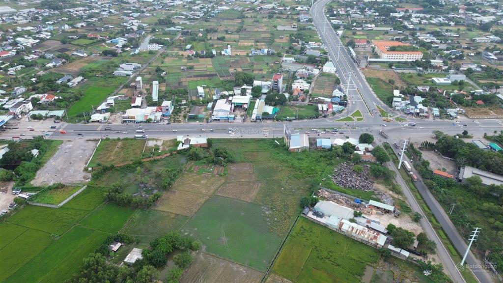 Siêu phẩm 24000 m2 70m mặt tiền quốc lộ 51 tân hải giá cực kì ưu đãi 20 triệu /m2 cực kì thơm tho