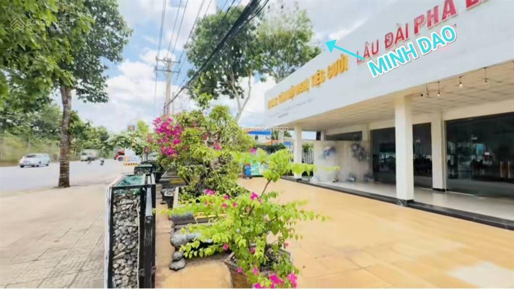 Bán nhà hàng tiệc cưới thu nhập 2 tỷ /tháng gồm 2 sảnh chứa 1000 cơ ngơi đầu tư khủng và đẳng cấp