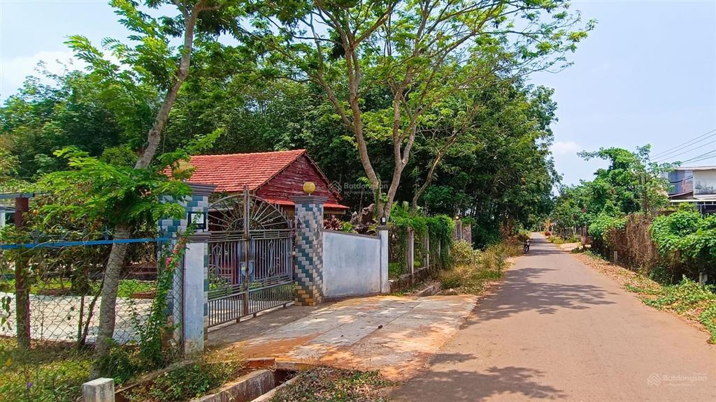 Nhà vườn 4000m2 giá 6,5 tỷ có 350m2 ont có nhà, vườn, nhà gỗ khu dân cư vị trí siêu đẹp giá trị cao