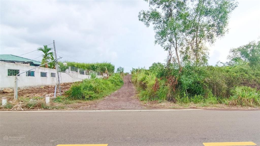 25 tỷ sở hữu 21.000 m2, 100m tc đường rộng mênh mông thích hợp đầu tư, nhà vườn, phân lô, kho xưởng