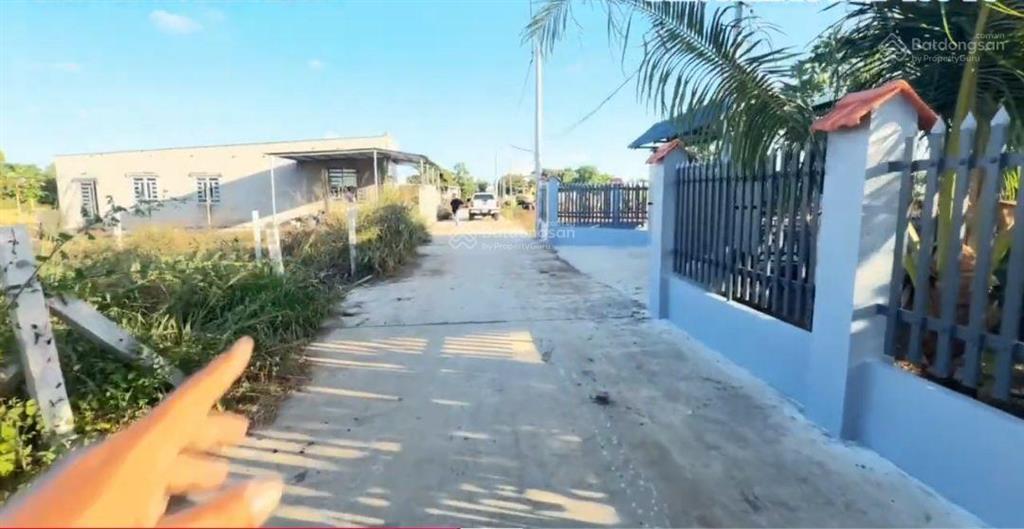 1,75 tỷ có căn nhà đẹp gần cty dongin , cạnh tl 52 và trung tâm hành chính xã view cánh đồng
