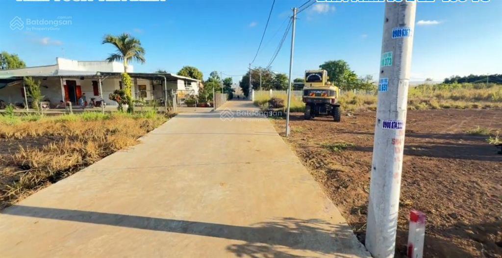 1,75 tỷ có căn nhà đẹp gần cty dongin , cạnh tl 52 và trung tâm hành chính xã view cánh đồng