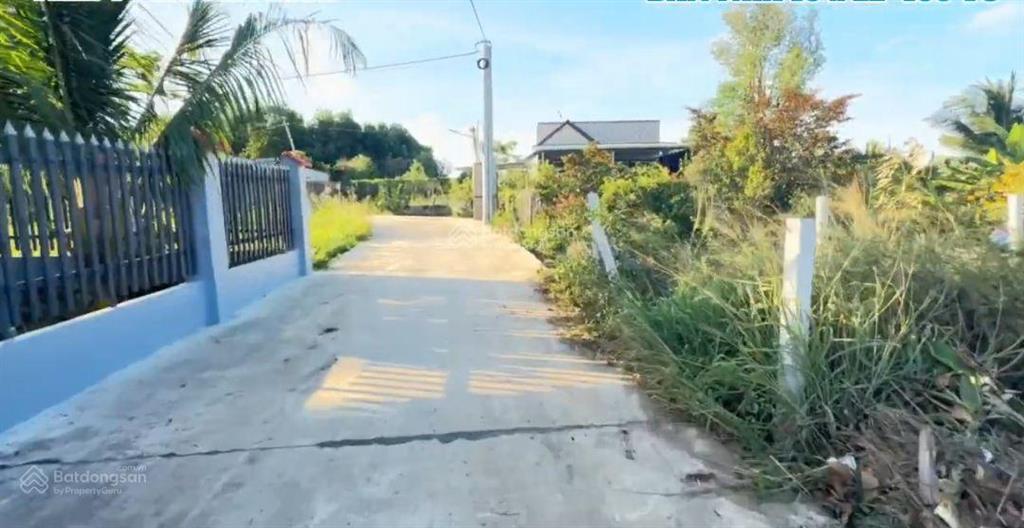 1,75 tỷ có căn nhà đẹp gần cty dongin , cạnh tl 52 và trung tâm hành chính xã view cánh đồng