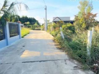 1,75 tỷ có căn nhà đẹp gần cty dongin , cạnh tl 52 và trung tâm hành chính xã view cánh đồng