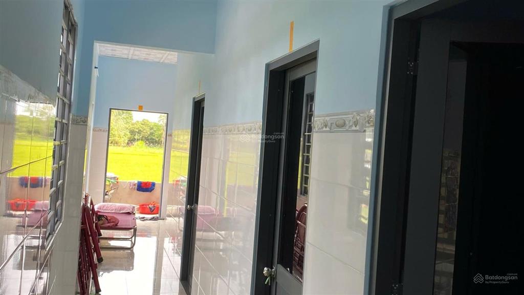 1,75 tỷ có căn nhà đẹp gần cty dongin , cạnh tl 52 và trung tâm hành chính xã view cánh đồng