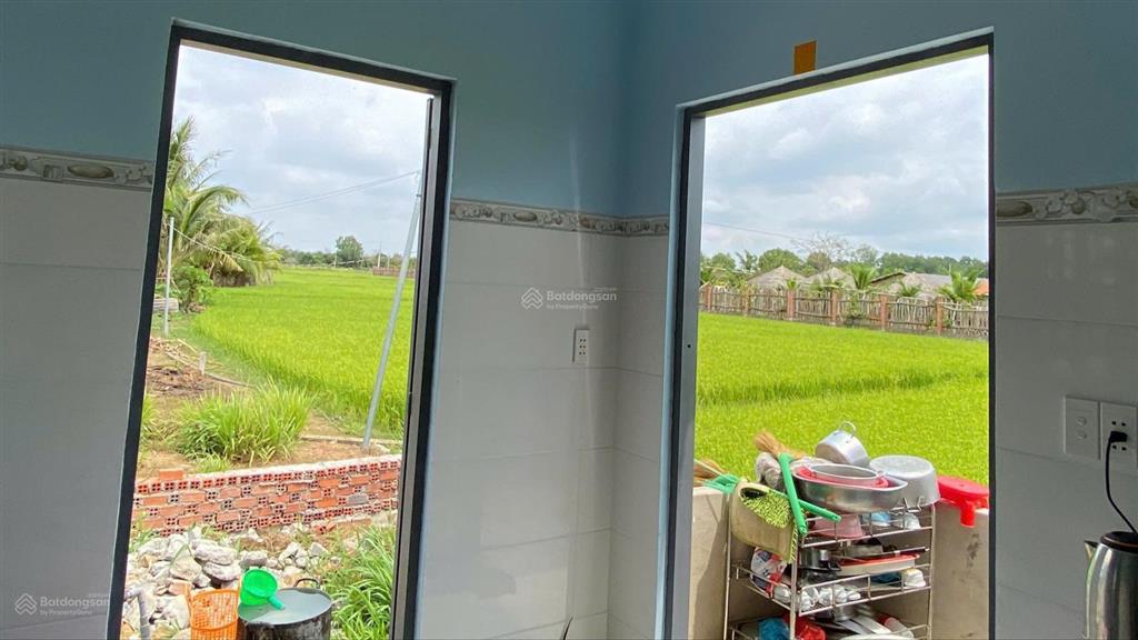 1,75 tỷ có căn nhà đẹp gần cty dongin , cạnh tl 52 và trung tâm hành chính xã view cánh đồng