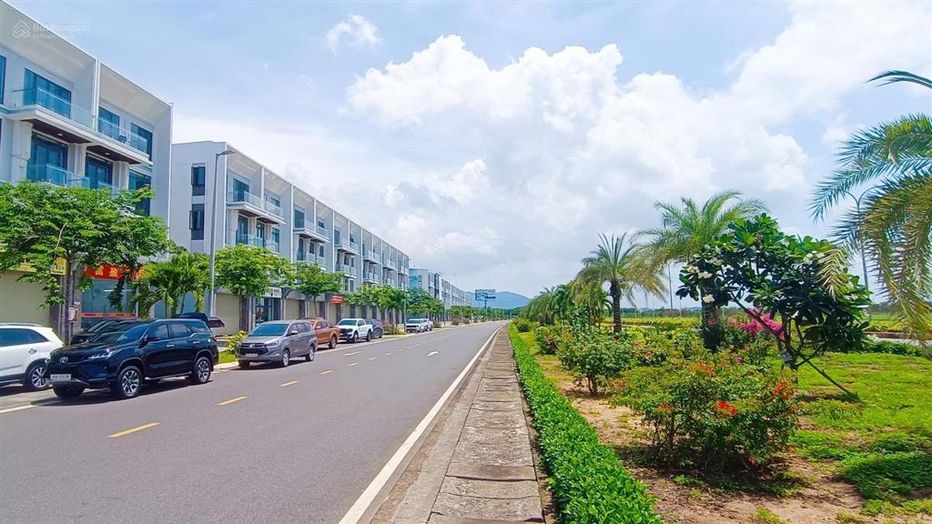 Căn shophouse giảm 5,85 tỷ 1 trệt 3 lầu kcn sonadezi châu đức dt 7x34m full thổ cư siêu giá trị