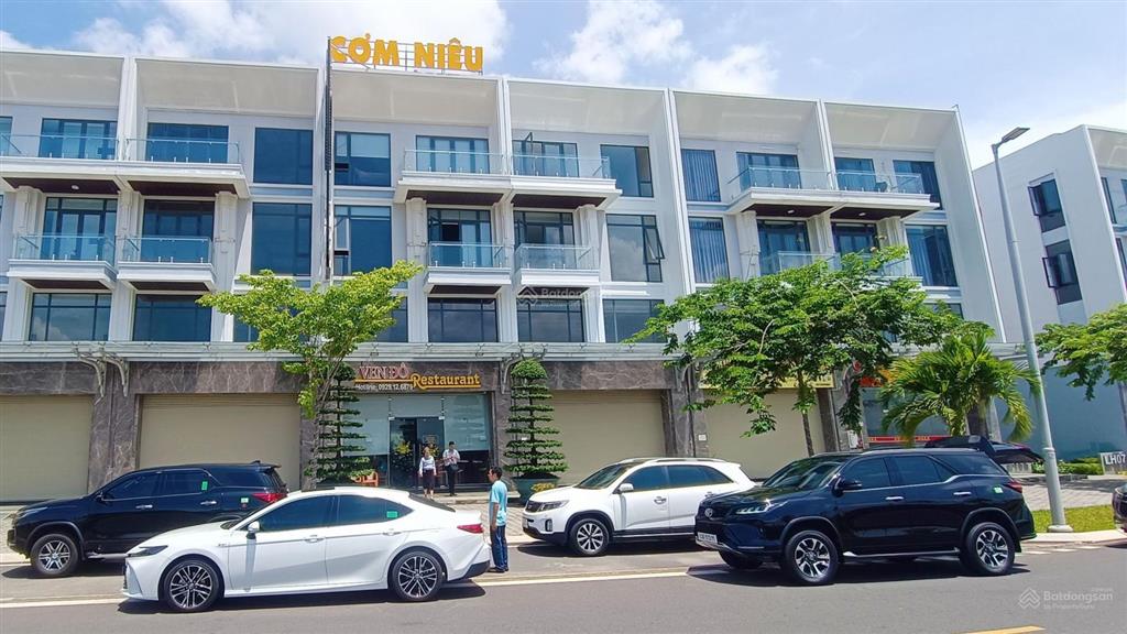 Căn shophouse giảm 5,85 tỷ 1 trệt 3 lầu kcn sonadezi châu đức dt 7x34m full thổ cư siêu giá trị