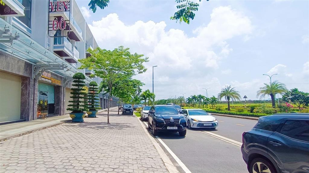 Căn shophouse giảm 5,85 tỷ 1 trệt 3 lầu kcn sonadezi châu đức dt 7x34m full thổ cư siêu giá trị