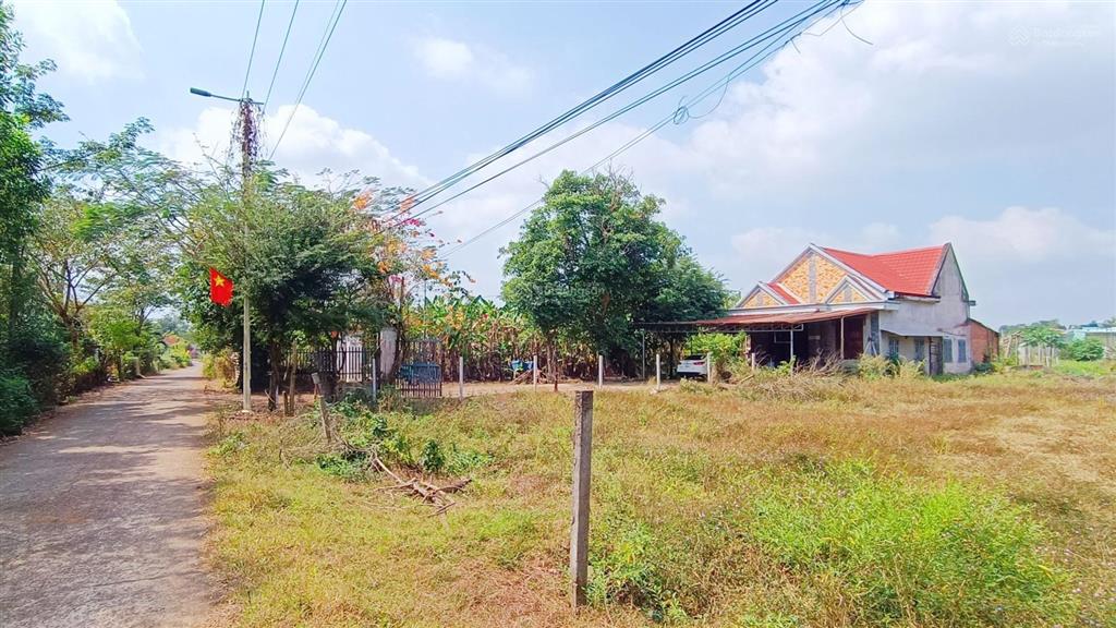 Cần bán gấp 2749m2 đất khu dân cư vị trí sau bệnh viện mới châu đức rất tiềm năng chỉ 4,8 tỷ