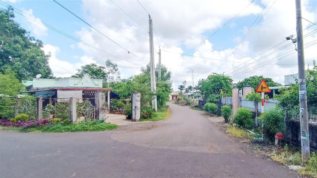 22747 m2 (gần 2,3 hecta) đất khu dân cư có 300m (ont) giá 1 triệu /m2 tại bà rịa vũng tàu
