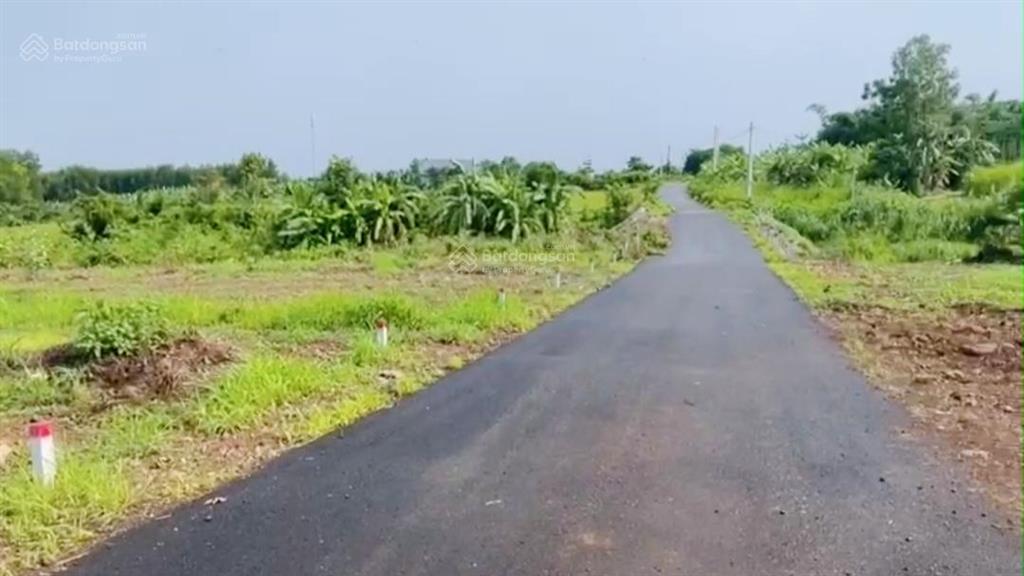 Bán 10.000 m2 (1000m2 tc) đường nhựa khu dân cư, giá 10,5 tỷ vị trí đẹp đầu tư cực kì hiệu quả